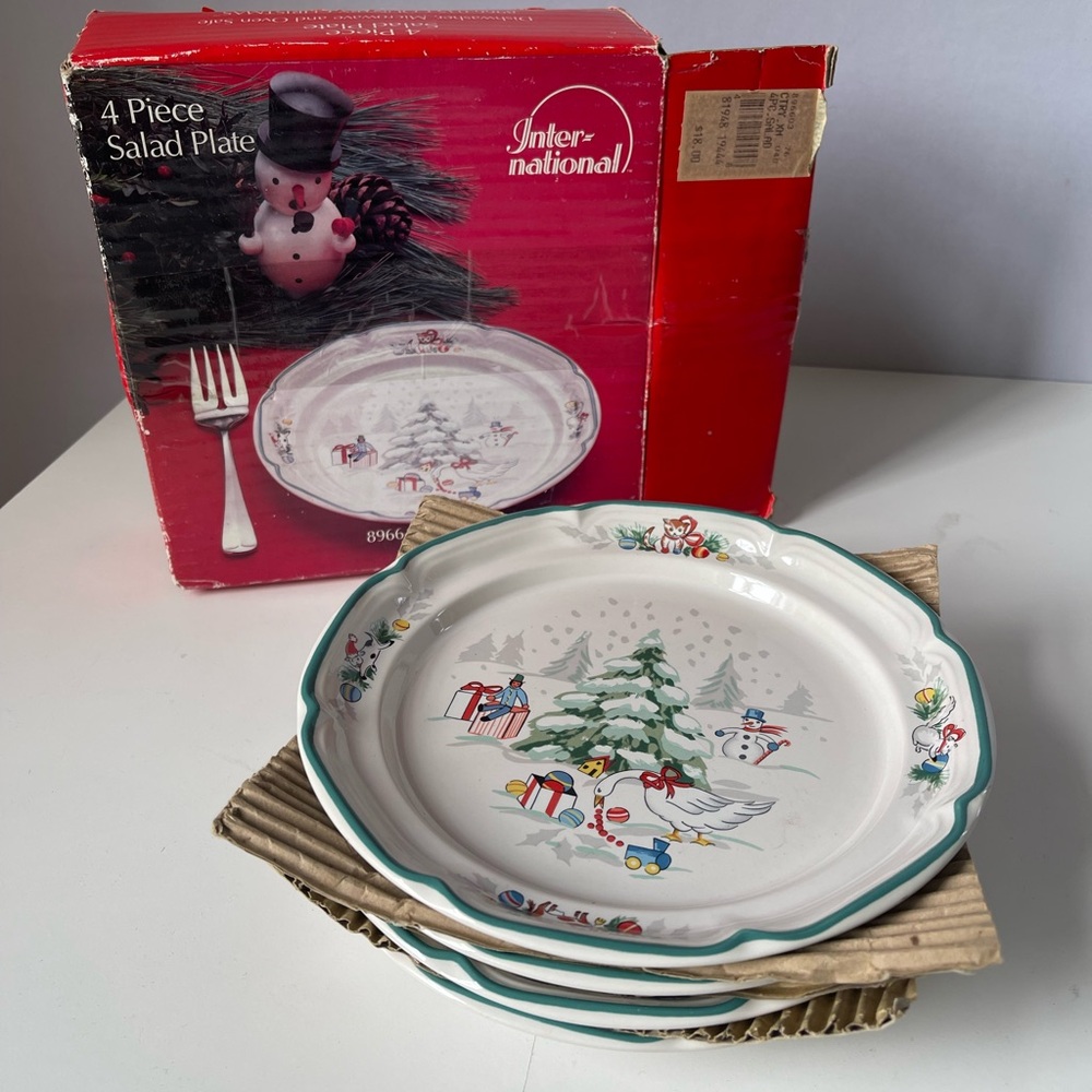Vintage Country Christmas Salad Plates Set Goose Toys 8966 Japan Stoneware